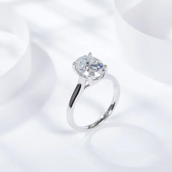 Moissanite Solitaire 2.5carat Oval Diamond Ring