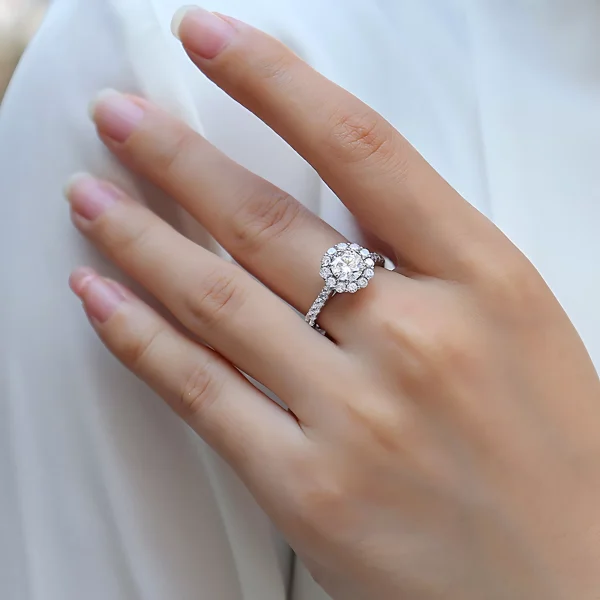Moissanite Halo 1.0carat Round Diamond Ring