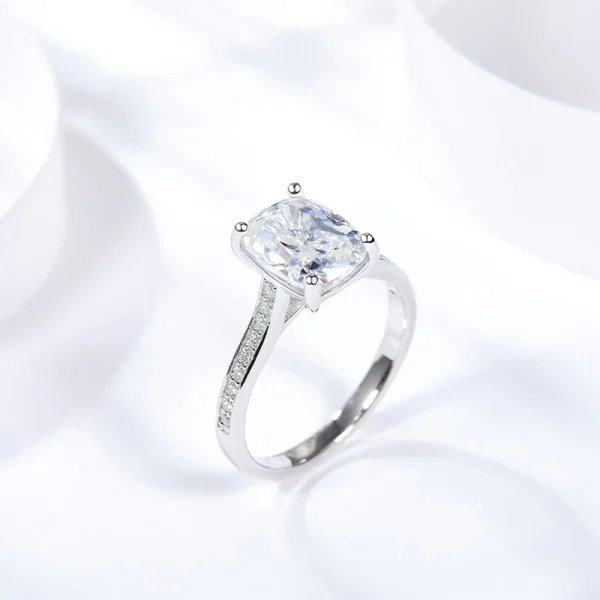 Moissanite 3.0carat Cushion Diamond Ring