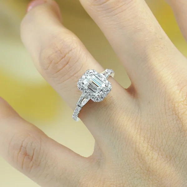 Moissanite Halo 1.0carat Emerald Diamond Ring
