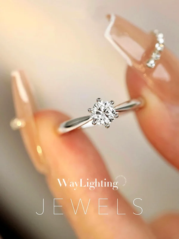 Moissanite 1.0carat 6-Prong Solitaire Round Diamond Ring